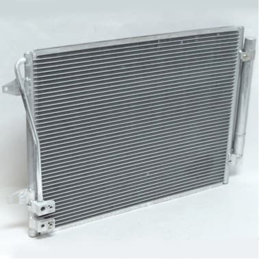 UAC Condensador VW PASSAT 16-18 UAC CN30037